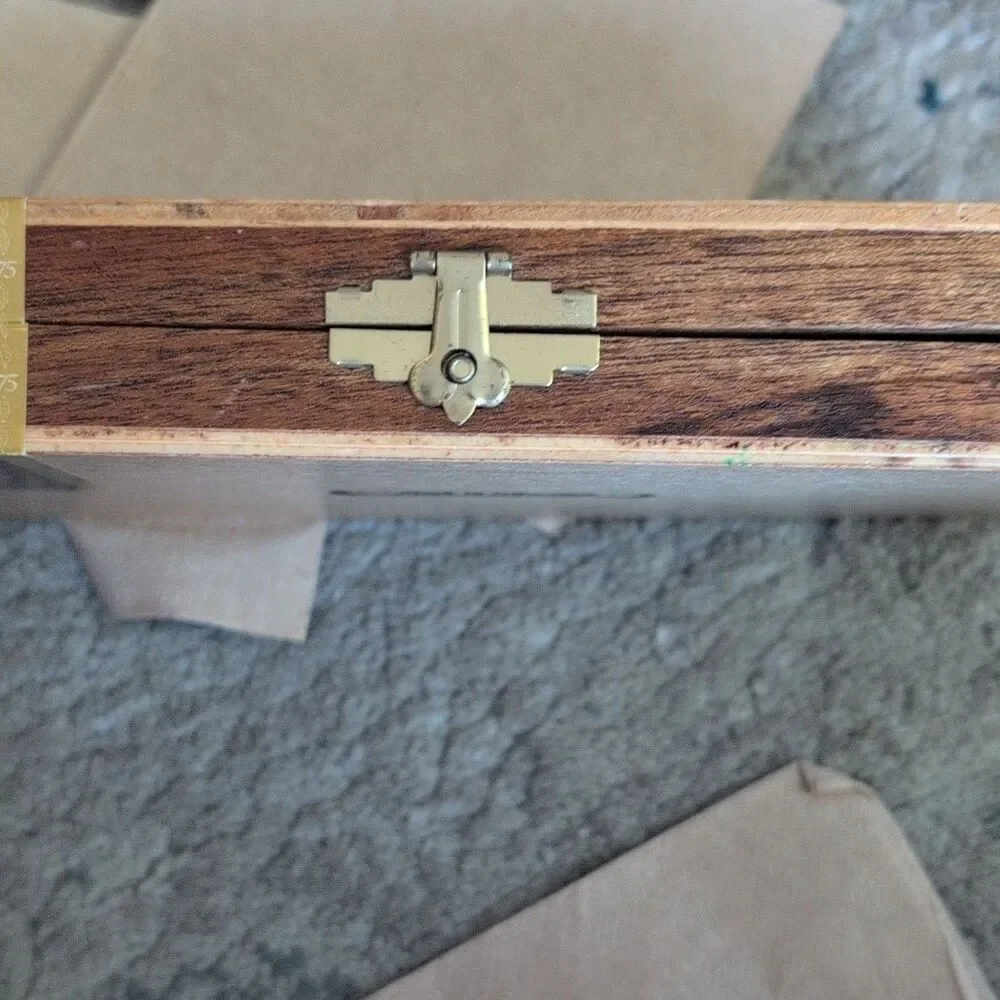 Empty Padron Serie 1926 Wooden Cigar Box Storage Crafting Valet VTG Collectible